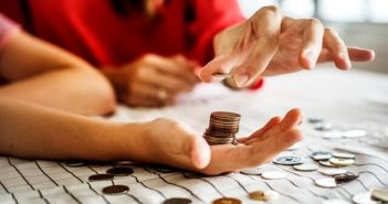 5 خطوات تساعدك علي تحقيق تقدم مالي ملموس في حياتك تحقيق تقدم مالي